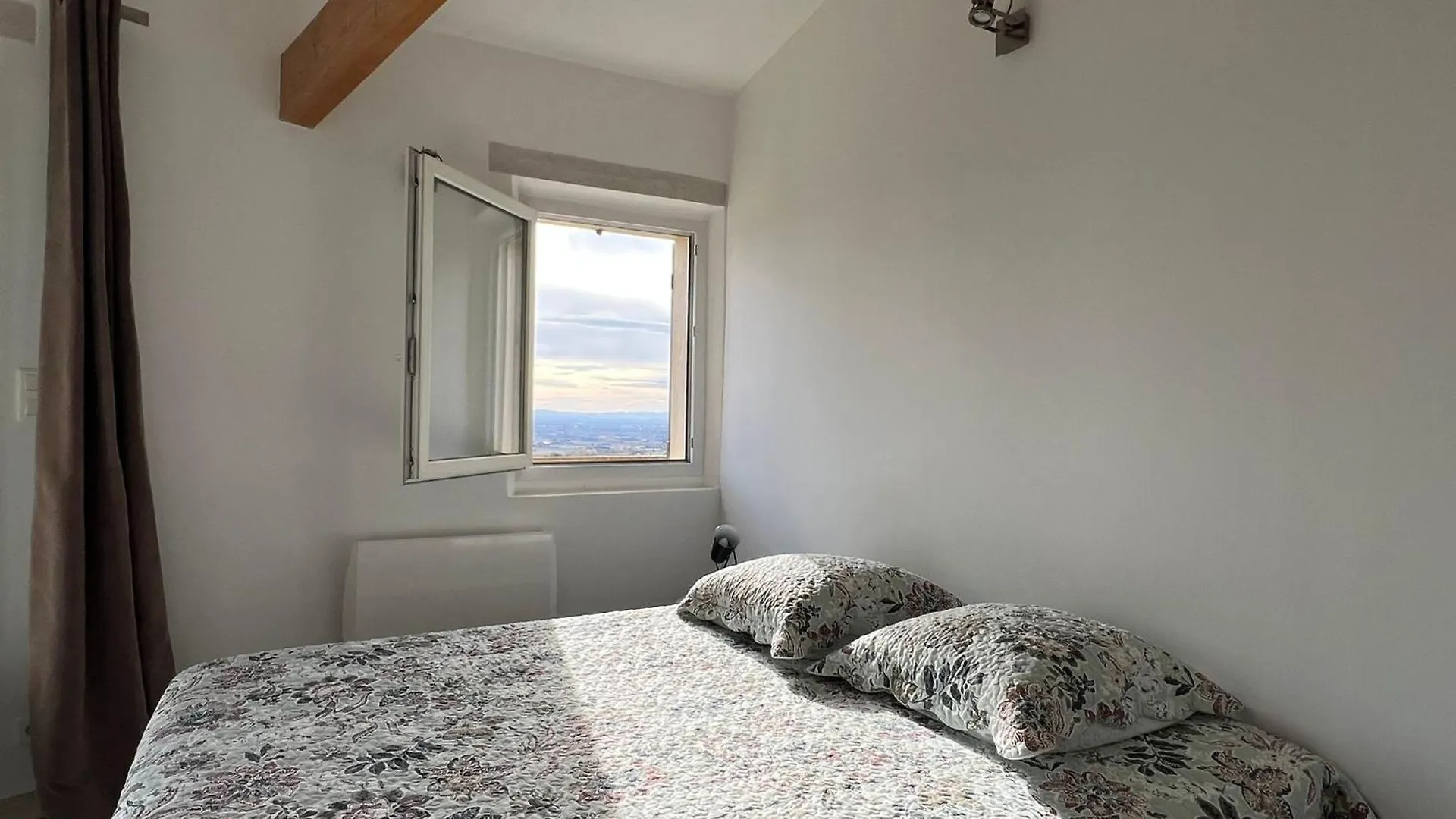 Maison Sur La Colline Du Barroux Le Barroux 0*,  France