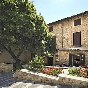 Logis Restaurant Les Geraniums Hotel
